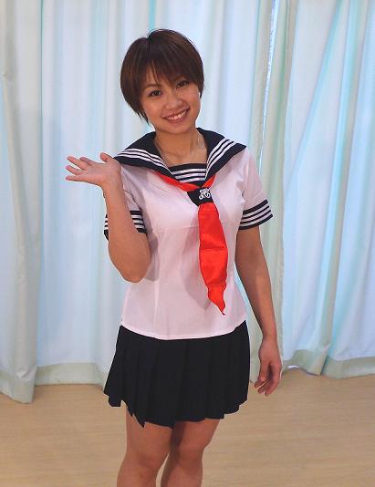 【送料無料】コスプレ衣装 女子高生 半袖 清純派セーラー服 大きいサイズ 上下セット 可愛い 白 ホ ...