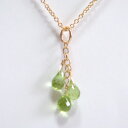 ペリドットの3つのしずくのネックレス【楽ギフ_包装】(8月 ペリドット アクセサリー アクセ 誕生日 プレゼント 彼女 女性 レディース 女の子 ギフト かわいい 可愛い 結婚式 お呼ばれ パーティー ピアス ネックレス 夏のおしゃれ 涙型 華奢 プレゼント 記念日 通販 楽天)