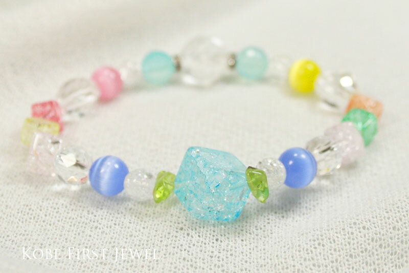 Rakuten - 【送料無料】【ギフト最適品】クラッシュクォーツとブルーキャッツアイのパワーストーンブレスレット パステルカラーのかわいいポップなキューブクラッシュクォーツ《 kfjbr0043 》【クリスタル神戸】
