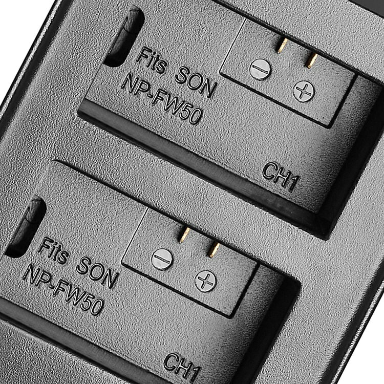 【送料無料】SONY NP-FW50対応縦充電式USB充電器☆LCD付4段階表示2口同時充電仕様☆USBバッテリーチャージャー ☆NEX-7K/NEX-6/NEX-5N SLT-A55V/SLT-A33/ NEX-5A等対応 (2口USB充電器☆LCD付)