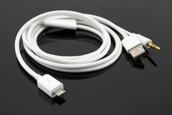 【送料無料】GALAXY S2/S3車用AUX 3.5mm音声出力/USBケーブル シガーソケットUSB充電器付