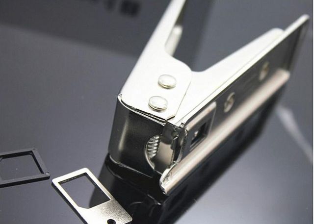 【送料無料】iPhone/iPad/android対応 Nano SIM カッター 3タイプ変換アダプタ付