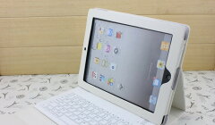 https://thumbnail.image.rakuten.co.jp/@0_mall/pcastore/cabinet/tb/ipad/ipad_cs_kbd/ipdkbdcs_wh.jpg