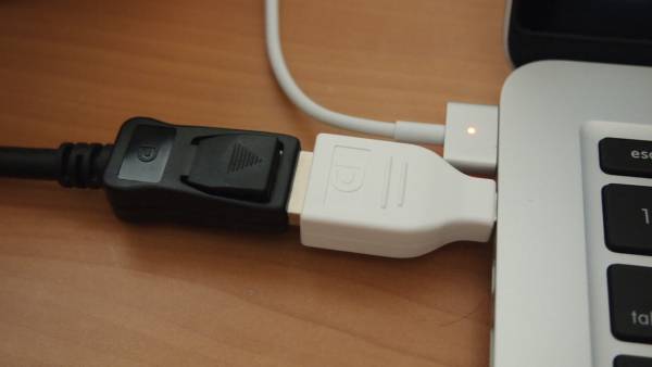 【送料無料】Apple用 Mini Displayport/Thunderbolt to Displayport 変換アダプタ(mini DP-DP)☆高解像度対応【P25Apr15】