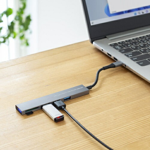 サンワサプライ USB-3TCHC20MS USB 5Gbps 3ポート スリム ハブ（カードリーダー付き・Type-C接続）【在庫目安:お取り寄せ】