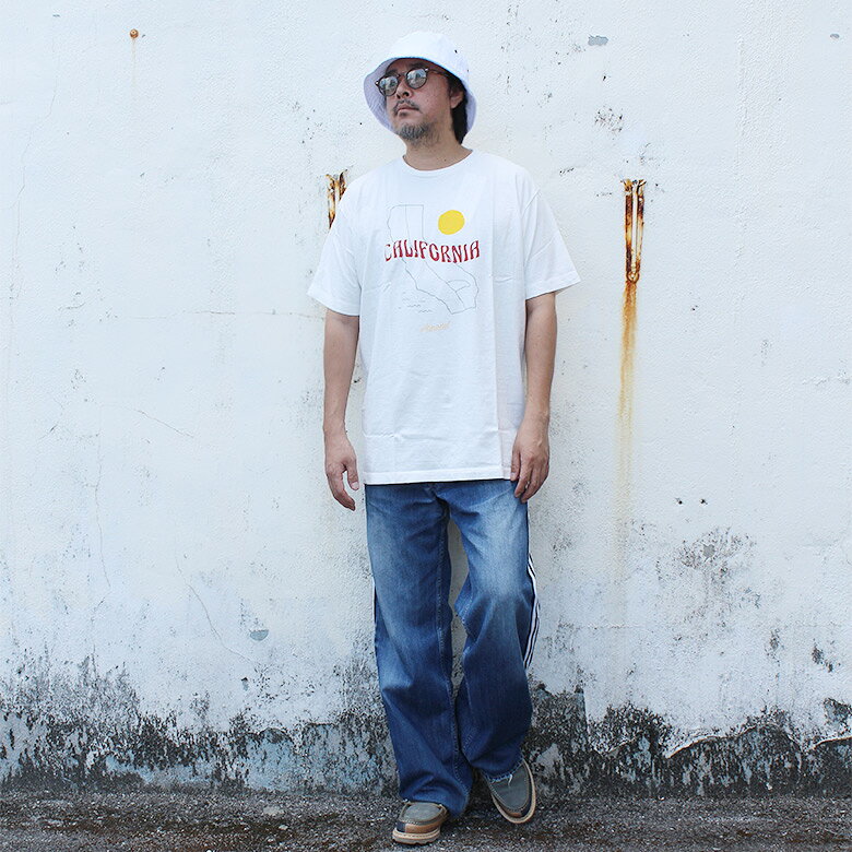 Almond アーモンド Tシャツ CALIFORNIA S/S TEE トップス 半袖 コットン USA イラストプリント メンズ ユニセックス ショートスリーブT 海 サーフ ユニセックス かっこいい おしゃれ 人気 安い ブランド キャンプ カジュアル 夏 フェス アウトドア pch1-10006337 PCH[ストリート系ルード] サンプル画像2