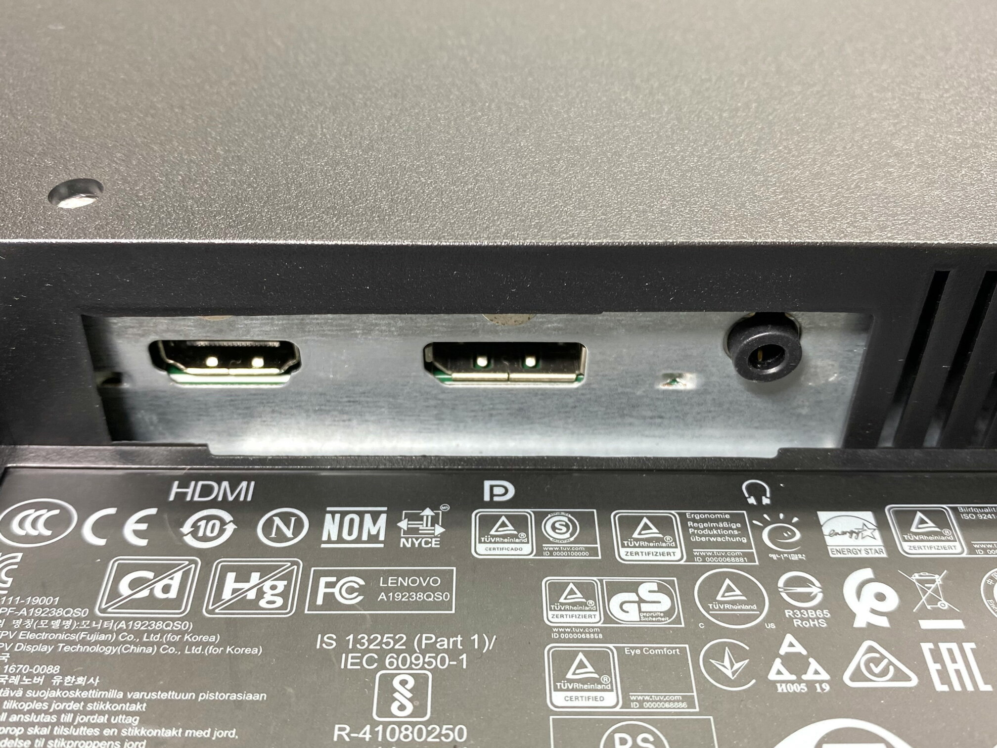 【中古美品】TF: Lenovo ThinkVision S24q-10 23.8インチ ワイド液晶モニター 24 型ワイド液晶ディスプレイ WQHD（2,560×1,440）解像度 ノングレア 【3ケ月保証】 - Image 3