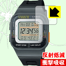 ●対応機種 : CASIO SPORTS GEAR SDB-100J●内容量 : 1枚●特殊素材の衝撃吸収層が外部からの衝撃を吸収し、機器へのダメージをやわらげます。●安心の国産素材を使用。日本国内の自社工場で製造し出荷しています。【ポスト投函送料無料】商品は【ポスト投函発送 (追跡可能メール便)】で発送します。お急ぎ、配達日時を指定されたい方は以下のクーポンを同時購入ください。【お急ぎ便クーポン】　プラス110円(税込)で速達扱いでの発送。お届けはポストへの投函となります。【配達日時指定クーポン】　プラス550円(税込)で配達日時を指定し、宅配便で発送させていただきます。【お急ぎ便クーポン】はこちらをクリック【配達日時指定クーポン】はこちらをクリック 　 特殊素材の衝撃吸収層がたわむことで衝撃を吸収し、液晶画面や機器へのダメージをやわらげます。ガラスフィルムは割れることがあるため、破損部分でケガをすることがありますが、このフィルムはPET素材ですので、絶対に割れず、安全にお使いいただけます。もちろん割れたカケラが落ちることもありませんので、異物混入などのトラブルも未然に防ぎます。 表面に微細な凹凸を作ることにより、外光を乱反射させギラツキを抑える「アンチグレア加工」がされております。 屋外での太陽光の映り込み、屋内でも蛍光灯などの映り込みが気になるシーンが多い方におすすめです。 また、指紋がついた場合でも目立ちにくいという特長があります。 反射防止のアンチグレア加工で指紋が目立ちにくい上、表面はフッ素コーティングがされており、皮脂や汚れがつきにくく、また、落ちやすくなっています。指滑りはさらさらな使用感です。 油性マジックのインクもはじきますので簡単に拭き取れます。 抗菌加工によりフィルム表面の菌の繁殖を抑えることができます。 清潔な画面を保ちたい方におすすめです。 ※抗菌率99.9％ / JIS Z2801 抗菌性試験方法による評価 接着面は気泡の入りにくい特殊な自己吸着タイプです。素材に柔軟性があり、貼り付け作業も簡単にできます。また、はがすときにガラス製フィルムのように割れてしまうことはありません。 貼り直しが何度でもできるので、正しい位置へ貼り付けられるまでやり直すことができます。 最高級グレードの国産素材を日本国内の弊社工場で加工している完全な Made in Japan です。安心の品質をお届けします。 使用上の注意 ●本製品は機器の画面をキズなどから保護するフィルムです。他の目的にはご使用にならないでください。 ●本製品は液晶保護および機器本体を完全に保護することを保証するものではありません。機器の破損、損傷、故障、その他損害につきましては一切の責任を負いかねます。 ●製品の性質上、画面操作の反応が変化したり、表示等が変化して見える場合がございます。 ●貼り付け作業時の失敗(位置ズレ、汚れ、ゆがみ、折れ、気泡など)および取り外し作業時の破損、損傷などについては、一切の責任を負いかねます。 ●水に濡れた状態でのご使用は吸着力の低下などにより、保護フィルムがはがれてしまう場合がございます。防水対応の機器でご使用の場合はご注意ください。 ●アルコール類やその他薬剤を本製品に付着させないでください。表面のコーティングや吸着面が変質するおそれがあります。 ●品質向上のため、仕様などを予告なく変更する場合がございますので、予めご了承ください。