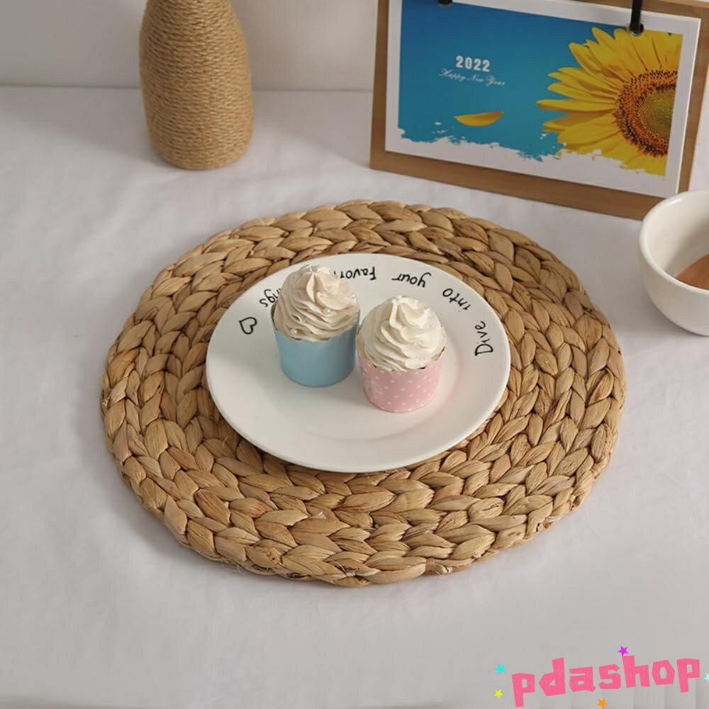 【全品2点で5%OFF】ランチョンマットホテイアオイ編みわらラウンドマットダイニングテーブル断熱材 THKJ 35CM 人気 おすすめ 便利 使いやすい 快適 軽量