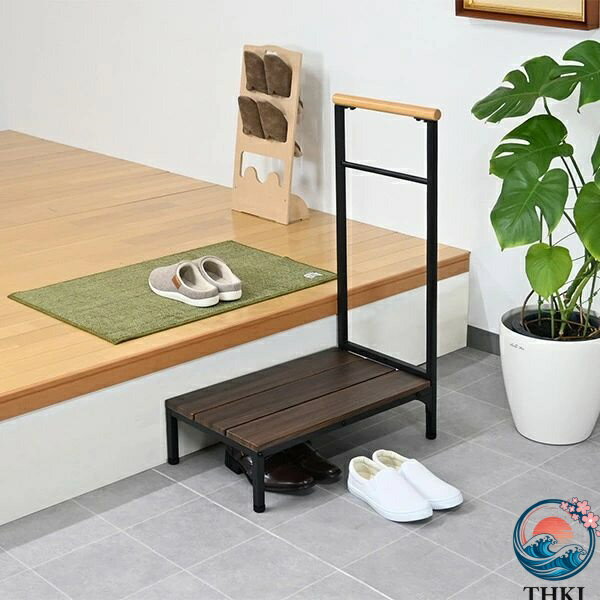 【全品2点で5%OFF】安心らくらく玄関台/踏み台 【幅：約61cm】 手摺付き アジャスター付き 靴収納可 ブ..