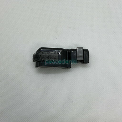 【純正品・新品】 【三菱】 MITSUBISHI M11E12321BL ブラシカバー左 植毛付