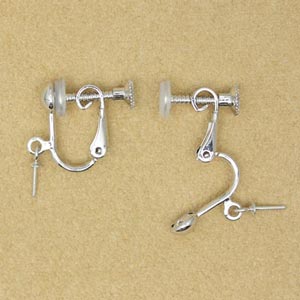 SV（シルバー）　イヤリング金具(真珠用)　ぶら下がりタイプ　クッション付き　ネックレスの余り珠で加工費無料でお作り致します！！