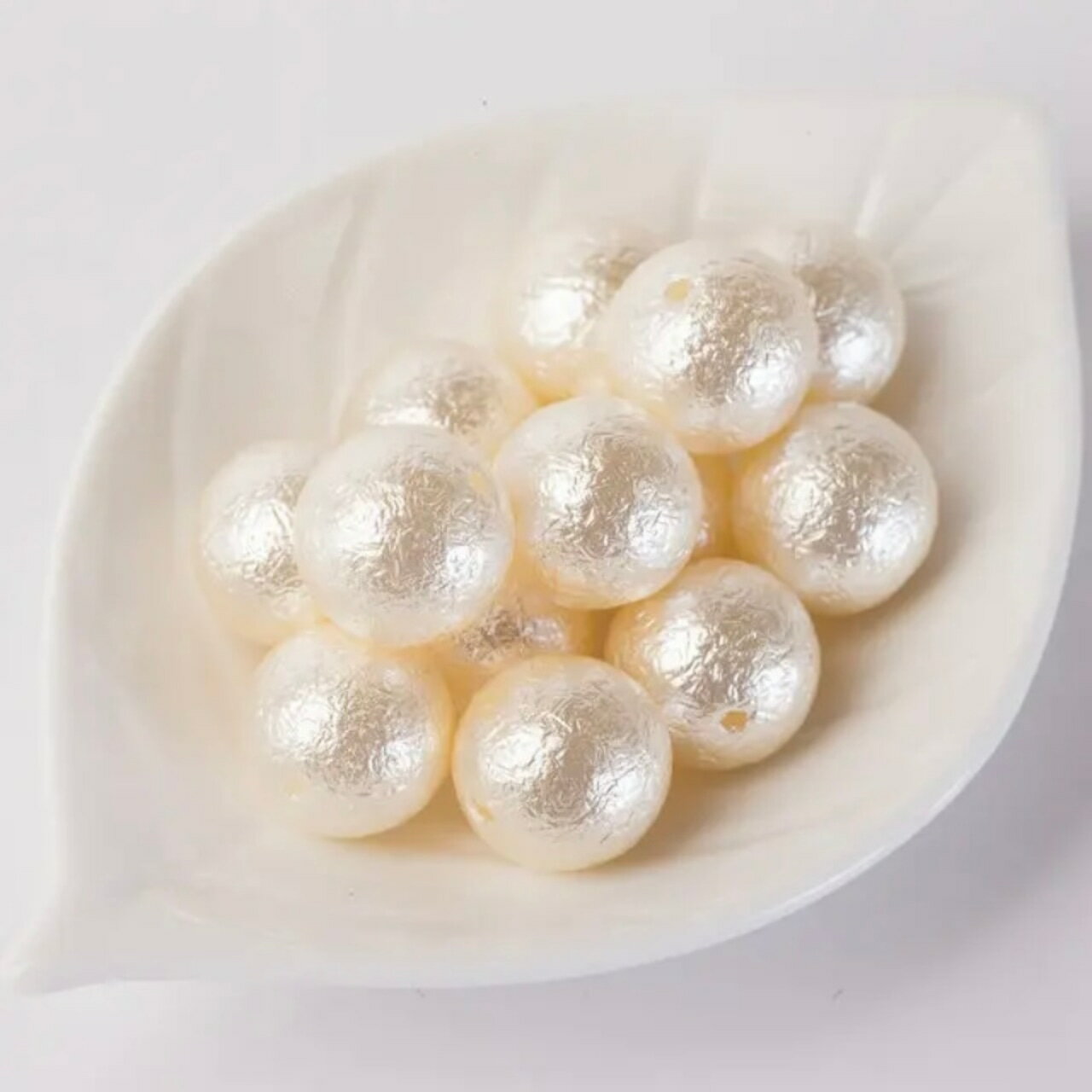 大粒 コットンパール風 パールビーズ 12mm 14mm 16mm 18mm 30個 両穴貫通 軽量 高級艶 樹脂製 オフホワイト ハンドメイド素材 アクセサリーパーツ 手芸用品