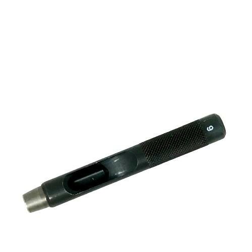 刃物特殊鋼SK-4・硬度HRC58±2を使用した特別仕上げの刃先です。各種レザーや厚紙、ビニール、布、ゴムのなどの補修・補強・製作におすすめです。刃先の切れ味が抜群なので、ハンマーを使わなくても、手で回しながら押し込んでいくだけでも穴があけられます。※ハンマーを使用する際は、ポンチを垂直にして、頭部をハンマーでたたいてください。サイズ個装サイズ：17×7×6cm重量個装重量：80g素材・材質刃物特殊鋼SK-4仕様穴径:直径9.0mm生産国日本fk094igrjs