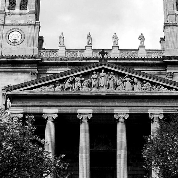 送料無料 一部地域を除く 当店人気の海外モノクロ風景の4枚セットは様々なテイストの壁掛けインテリアとして対応できるおしゃれなアートパネルです 壁掛けセット 4枚 フランス パリ 街並み 風景 正方形 モノクロ 飾り モダン おしゃれ 黒 額縁 絵画 写真 ポスター 額付