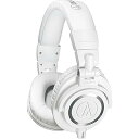 audio-technica プロフェッショナルモニターヘッドホン ATH-M50xWH ホワイト スタジオレコーディング / ミキシング / DJ /トラックメイキングブランドAudio Technica(オーディオテクニカ)色ホワイトモデルAUD ATHM50XWH商品説明世界が認めた“M50"の次世代モデル 現場のニーズに応える高解像度モニターヘッドホン。大口径の強磁力φ45mmCCAWボイスコイルドライバーで情報量豊かな高解像度再生。全世界累計出荷台数250万台突破! 定番スタジオモニターヘッドホン。(2023/7/1時点)ヘッドホンならではの広帯域でフラットな特性で解像度の高いモニタリングを実現。DJやトラックメイカーにもおすすめです。スタジオレコーディングやミキシングに最適。 モニターヘッドホンならではの広帯域でフラットな特性で解像度の高いモニタリングを実現。DJやトラックメイカーにもおすすめです。スタジオレコーディングやミキシングに最適。 片耳モニタリングが可能な90度の反転モニター機構。 ヘッドホンを首から掛けてモニタリングする際に便利な前後90度の反転モニター機構を採用しました。1.2mカールコード、3mストレートコード、1.2mストレートコード)利用シーンに合わせて選べる3本の着脱コードを付属。説明●遮音性を高める楕円形状のイヤカップを採用し長時間使用でも快適なモニタリング。●片耳モニタリングが可能な90度の反転モニター機構。 ヘッドホンを首から掛けてモニタリングする際に便利な前後90度の反転モニター機構を採用しました。●新採用のイヤパッド、ヘッドパッド素材で高耐久性を実現。●メンテナンスが手軽に行なえる着脱コード(バヨネット式ロック機構)を採用。●持ち運びに便利な折りたたみ機構。●型式:密閉ダイナミック型●ドライバー:φ45mm、CCAWボイスコイル●出力音圧レベル:99dB/mW●再生周波数帯域:15~28,000Hz●最大入力:1,600mW●インピーダンス:38Ω●質量(コード除く):285g●プラグ:φ6.3mm標準/φ3.5mmミニ 金メッキステレオ2ウェイ●コード:OFCリッツ線1.2mカールコード(伸長時約3m)、OFCリッツ線3mストレートコード、OFCリッツ線1.2mストレートコード●付属品:ポーチ、カールコード(着脱式):片出し1.2mストレートコード(着脱式):片出し3.0m、片出し1.2m