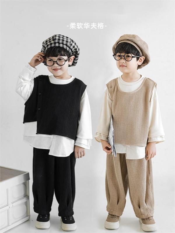 ・カテゴリ: 子供パンツセット・スタイル: 韓版・適用性別: 男・袖丈: 長袖・ズボン丈: 長ズボン・主な素材: 綿60%・生地: 綿混紡・厚み: 普通・柄: 無地・カラー展開: 黒、カーキ、米白、米黄・サイズ展開: 80cm、90cm、100cm、110cm、120cm、130cm、140cm