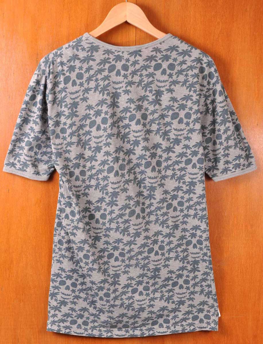 リトアニア製 / COMME des GARCONS SHIRT コム・デ・ギャルソン シャツ / 半袖Tシャツ / グレー マリファナスカル 総柄 / メンズS【中古】▽