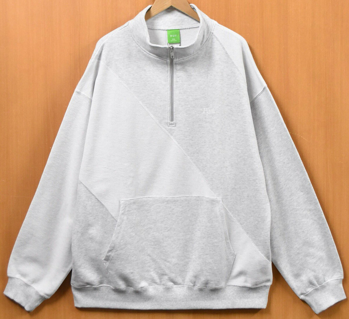 【未使用品】【展示試着品】【ビッグサイズ】HUF ハフ 長袖 ハーフジップスウェット ロゴ刺繍 ヘザーグレー×ホワイト メンズ2XL【新品】▼