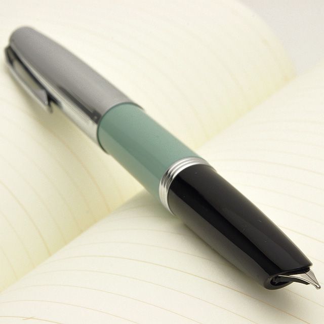 Photo of Duokaruto Kuromu Cap - Light Blue Fountain Pen