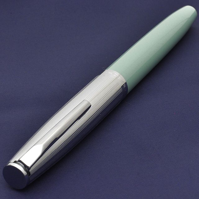 Photo of Duokaruto Kuromu Cap - Light Blue Fountain Pen