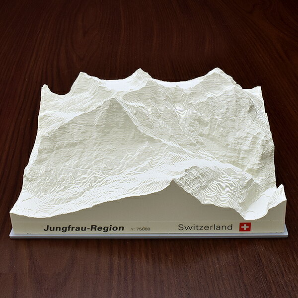 【あす楽】レリオラマ アイガー・メンヒ・ユングフラウ スイス製精密山岳模型 3510 ホワイト