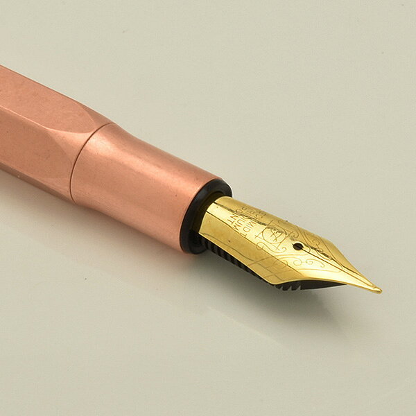 Foto di Classic Riborubushirizu Desk Fountain Pen