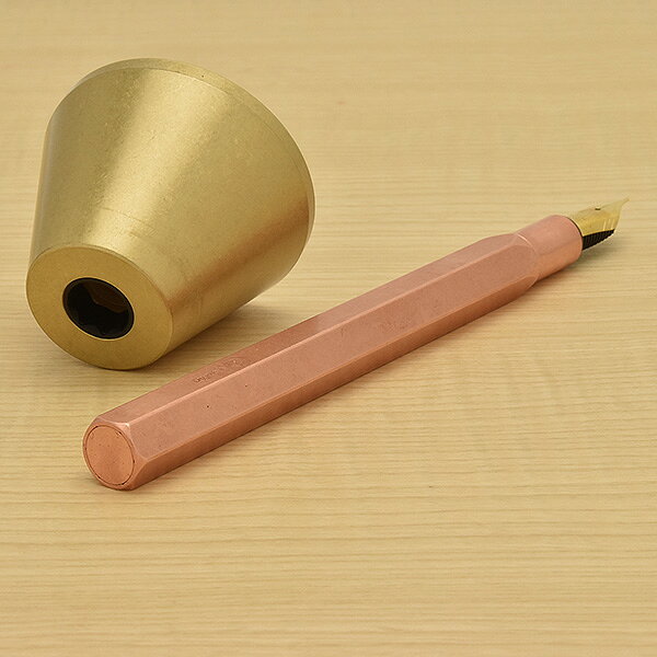 Foto di Classic Riborubushirizu Desk Fountain Pen