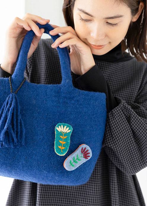フェルト 手刺繍 フラワー ブローチ 縦型 グリーン系 ライトブルー系 【フェアトレード】 【ピープルツリー公式】 【PeopleTree】 SDGs エシカル サスティナブル レディースのサムネイル