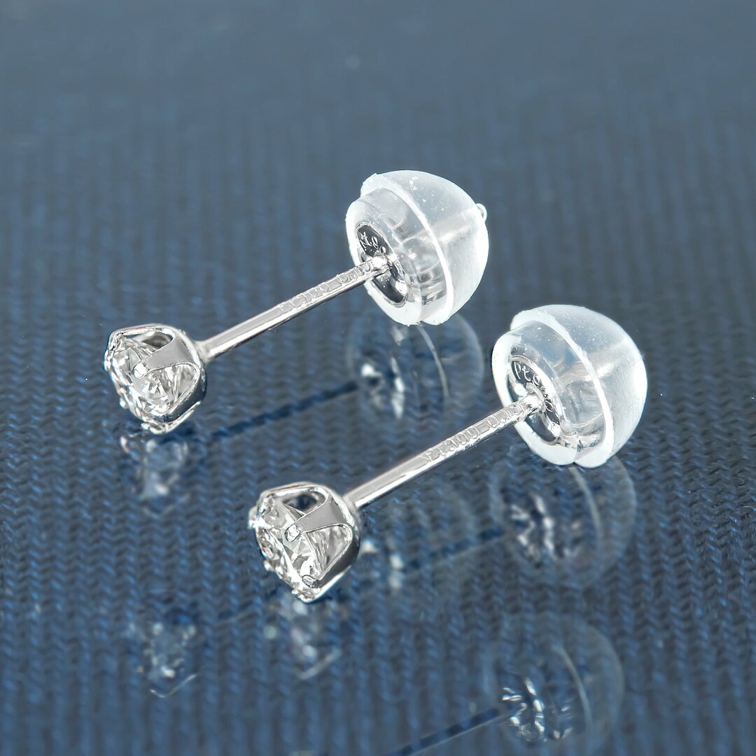 アクセサリーPePeのピアス プラチナ ダイヤモンド｜アングル2