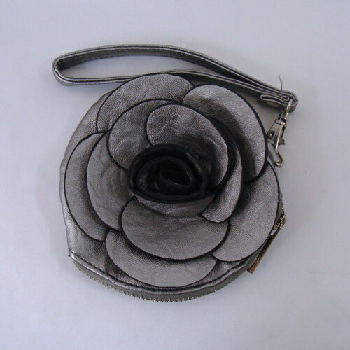 ★キーリングベルト付！フラワーポーチ★メタリックグレー