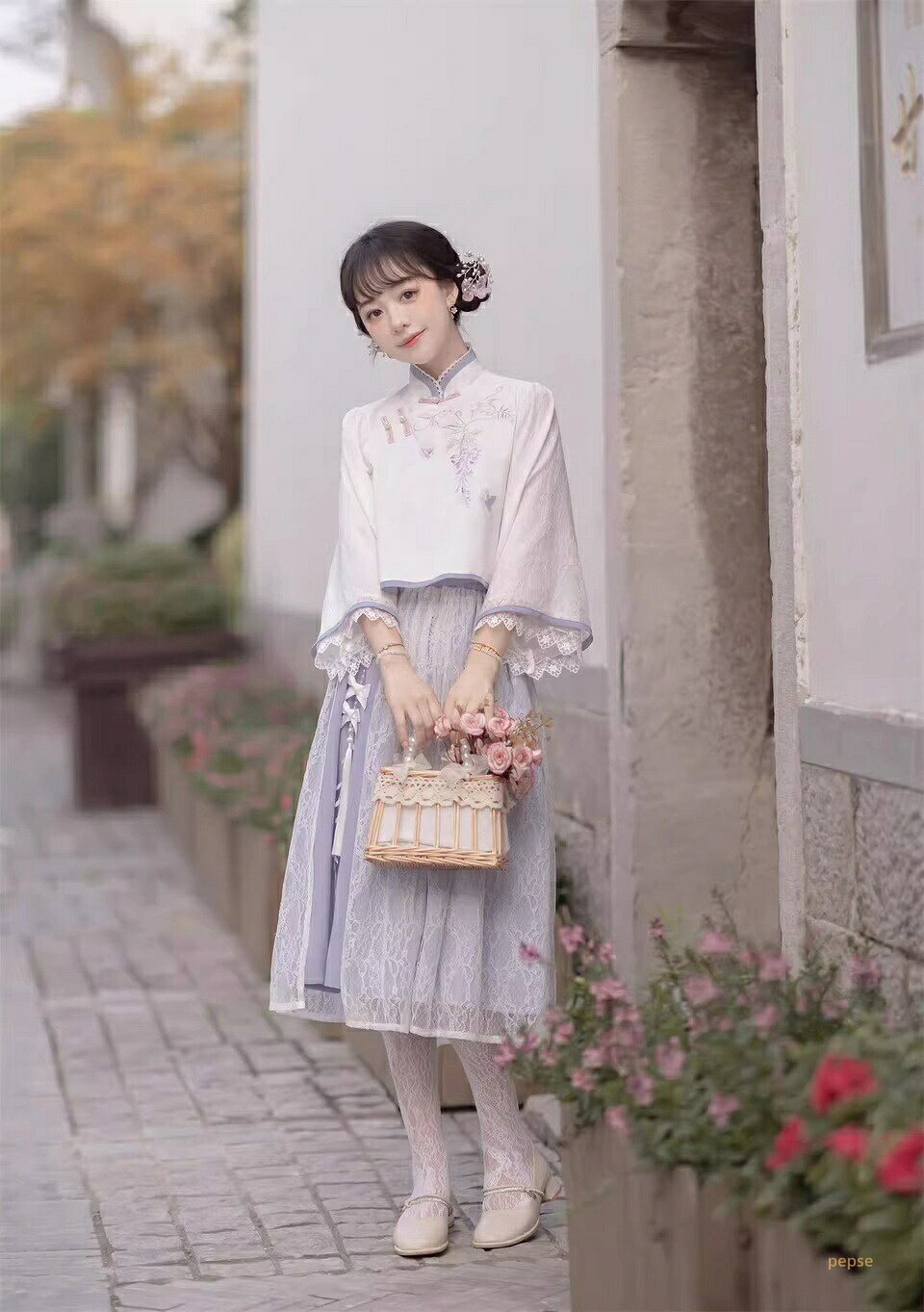 上下セット チャイナ風ロリータ服 可愛いロリータワンピース 七分袖トップス スカート チャイナカラー 中華風 刺繍 夏服 プリンセスドレス レース Lolita 大人コスチューム ゴスロリ ハロウィン コスプレ衣装 文化祭 学園祭 イベント 仮装 女装 ロリータファション 白x薄い紫