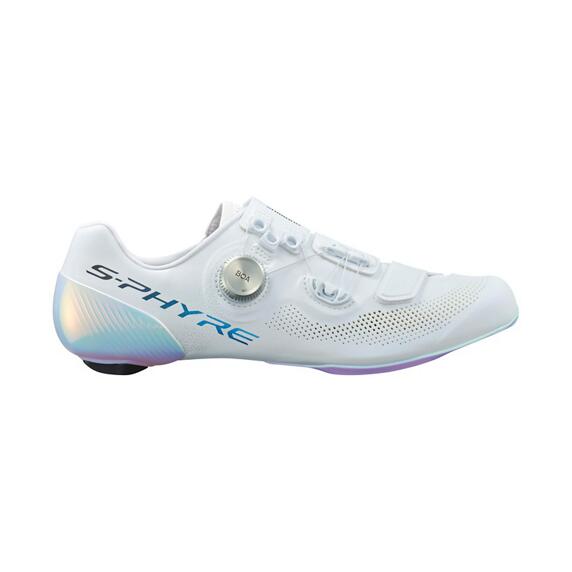 (最短即日発送) [シマノ] SH-RC9 RC903P 45(28.5cm) ホワイト SPD-SL サイクリングシューズ ESHRC903PCW01S45000 ロード 送料無料注文が出来る商品は在庫がございます。 送料は全て込みの価格となっております。 amazon倉庫を利用して発送を行っております。 注文から発送まで自動で行っております。 注文から発送まで通常1〜2日以内の発送になります。 大型の場合は3日以上かかる場合もございます。 繁忙期は1週間以上かかることもございますことご理解お願いします。 配送の際に航空便の使用が出来ない商品もございます。 そう言った商品は通常よりも配達まで時間がかかります。 北海道、沖縄、離島へ配送する場合は通常よりも4〜10日程度余分に時間がかかります。 天候等により前後する場合もあります。 送料は全て込みの価格となっております。 稀にシステムエラーににより在庫が無いのにある表示をしてしまいます。その際はすみませんがキャンセルにて対応をさせて頂きます。 最近はほとんどシステムエラーもございません。 掲載商品の仕様、ロゴ等のデザインは改良のため、変更される場合がございます。 画像はイメージであり参考用になります。 商品タイトルと違うサイズの画像が使用されている場合がございます。 商品のカラーはディスプレイの種類等により、実物と異なって見える場合がございます。 掲載商品の仕様、ロゴ等のデザインは改良のため、変更される場合がある事をご了承ください。 "actual size may vary or actual color may vary" 当ホームページに掲載されている販売価格及び商品情報につきましては、細心の注意を払って登録しておりますが、万一記載事項にミスがあった場合は正しい情報に訂正をさせて頂きます。 返品をご希望の方はご相談ください。