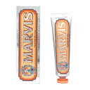 ブランド名 マービス (MARVIS) 商品名 歯磨き粉ジンジャーミント(Marvis Ginger Mint Toothpaste) カテゴリー ヘルスケア デンタルケア 商品説明 【訳あり】外箱潰れジンジャーのスパイシーなフレーバーが、心地よい温かさをもたらし、お口の中でセンセーショナルな感覚を引き起こす、ブラッシングにより歯石の沈着を防ぎ、歯周病の予防策に。歯茎のマッサージにもおすすめです。MARVIS は人々の日常を味覚と視覚で楽しませます。MARVIS(マービス)はイタリア・フィレンツェで誕生し、 長い間イタリアで愛され続けているデンタルケアブランドです。 並行輸入品についてこちらの商品は並行輸入商品です。予告なく商品画像とはパッケージが変更になる場合がございます。並行輸入商品は着色料や香料、成分量が日本国内正規品と若干異なることがございますため、色味や質感が違う場合がございます。また、商品本体に成分表を貼らなければならないため、外箱開封の形跡があったり、未開封シールがない商品、透明フィルムのある商品とない商品の取り扱いがございます。ご了承の上お買い求めください。 配送・支払方法についてメール便（全国どこでも送料無料/代引不可、同梱不可）※複数ご注文については宅配に変更になることがあり、金額変更が必要な場合は後ほどショップより確認メールが送信されます。※代引き・後払い決済不可。広告文責：株式会社ノースカンパニー　011-776-6984区分：化粧品・フレグランス/海外製　原産国：イタリアなど 検索ワード：マーヴィス ホワイトミント アクアティックミント シナモンミント ジンジャーミント クラッシック ストロングミント ジャスミンミント リコラスミント ワンダーズオブザワールド ロイヤル カラクム ランバス はみがき はみがき粉 歯みがき 歯みがき粉 ミント トゥースペースト キシリトール すっきり 口臭 歯周 虫歯 ケア 予防 身だしなみ