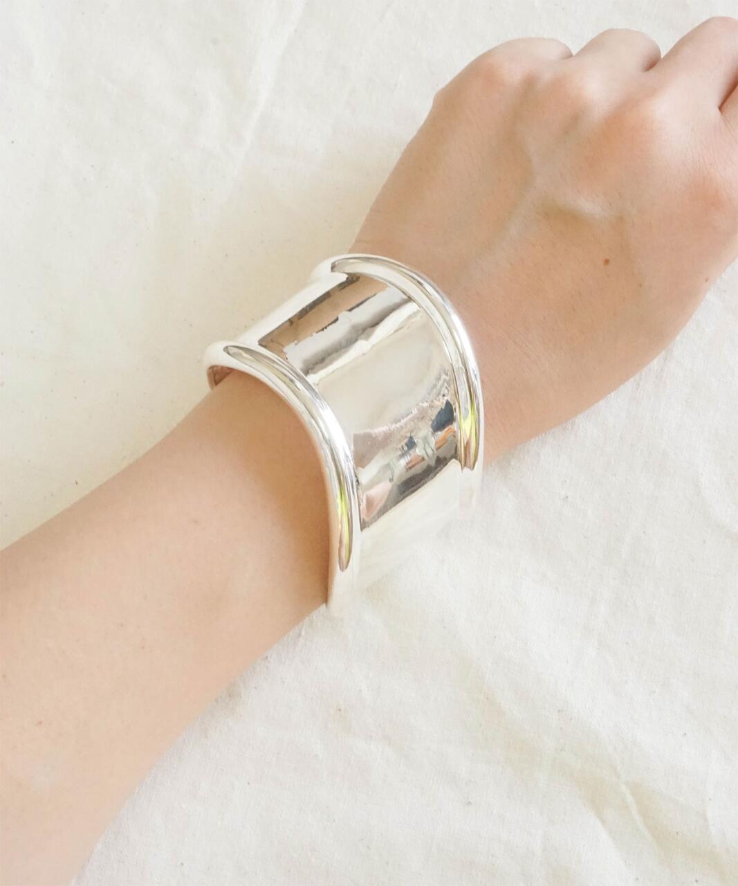 Nothing And Others �ʥå��󥰥���ɥ������� Wave Bangle �������֥Х󥰥� �ե��å���� ���������꡼ ���奨�꡼ �͵� �֥���...