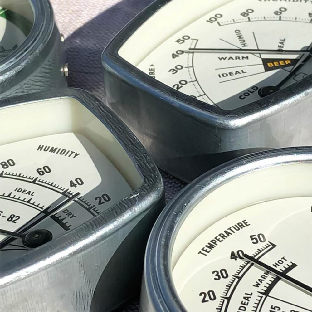 パーフェクトスペース　カーテン館の【最短・翌日出荷】【ダルトン】温度と湿度をひと目でチェック、心地よさを測る温湿度計＜サーモ ハイグロメーター＞｜アングル3