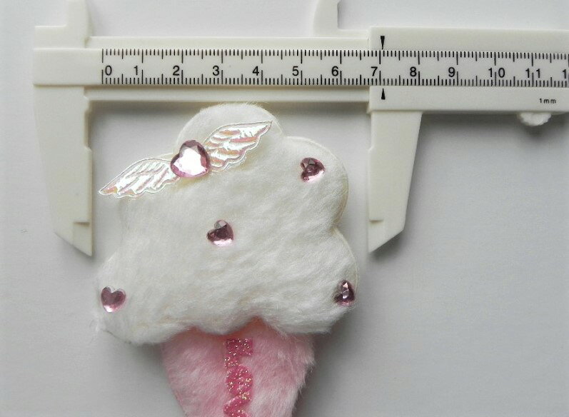 ☆　アップリケ　☆　ふわふわ中綿パーツ　☆　大きなソフトクリーム　2個　ハンドメイド　手作り