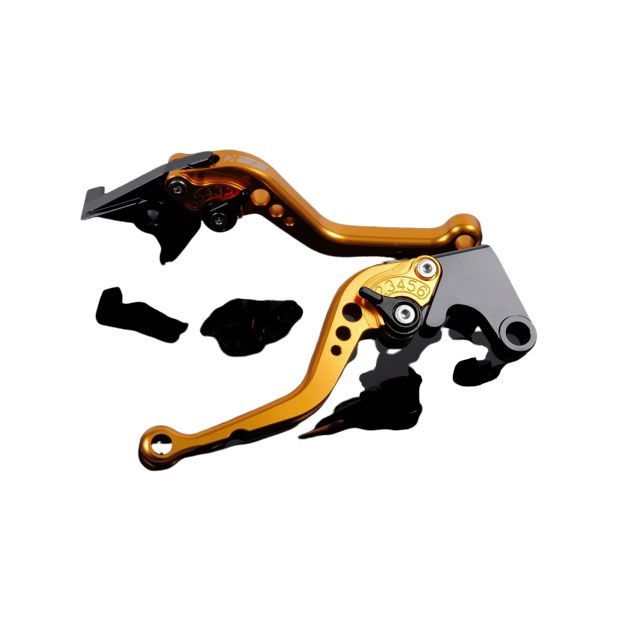 ●メーカー名：SPEEDRA(スピードラ)●商品名：アルミビレットアジャストレバーセット スタンダードショート（レバー本体：ゴールド）●アジャスター ブラック・アジャスター：ブルーはこちら・アジャスター：ゴールドはこちら・アジャスター：グリーンはこちら・アジャスター：レッドはこちら・アジャスター：シルバーはこちら・アジャスター：チタンはこちら●メーカー品番：KT0403957-BK●JANコード：4589995445844ブランド名が「SSK」から「SPEEDRA」へ変更となっております。ブランド名変更に伴い製品は順次、変更品へ切り替わる予定ですが、在庫状況により、しばらくの間は、現行品と変更品が混在するかと存じますが、ご理解、ご了承いただきますようお願い申し上げます。商品の保証は、メーカー保証書の内容に準じます。カラーレバー本体：ゴールド備考■レバー長さ：約142mm■高強度アルミニウム合金素材6061を精密加工したレバー本体にアルマイト処理を行うことにより高級感を与え、高精度を実現しました。■純正マスターシリンダー、クラッチレバーホルダーに装着できます。■握りやすい形状により操作に必要な力を低減。■6段階アジャスターにより最大約28mmまで調整が可能となっており、好みのレバー位置にセッティング可能ですので手の小さな女性でも快適な操作性を確保出来ます。■商品を発送する際に補修部品のリストを同梱させていただいておりますので、破損や日焼け等があった場合の部品単位での販売も可能となっております。ご注意※取り付け車種により純正レバーに付属する部品をご使用いただく場合がございます。※レバー交換後は必ず異常が無いか確認を行ってください。※この商品は予告なしに価格や仕様を変更する場合がございます。写真注意※画像はイメージです。取付ブラケットの形状は実物と異なる場合があります。※モニターの環境等の理由により画像の色と実物の色が若干異なって見える場合がございます。※掲載画像はイメージです。実際の商品とは色味や仕様が異なる場合がございます。メーカー車種年式型式・フレームNo.その他ケーティーエム1190 RC8/R2009-2016ケーティーエム1290 Super Duke R2014-2018ケーティーエム690 DUKE2008-2011ケーティーエム990 SUPERDUKE2005-2012※商品掲載時の適合情報です。年式が新しい車両については、必ずメーカーサイトにて適合をご確認ください。