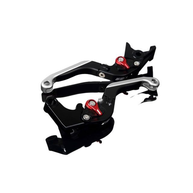 ●メーカー名：SPEEDRA(スピードラ)●商品名：アルミビレットアジャストレバーセット 可倒延長式（レバー本体：マットブラック）●アジャスター マットレッド エクステンション マットシルバー●メーカー品番：LVGM068BK-RDSR●JANコード：4580540667179ブランド名が「SSK」から「SPEEDRA」へ変更となっております。ブランド名変更に伴い製品は順次、変更品へ切り替わる予定ですが、在庫状況により、しばらくの間は、現行品と変更品が混在するかと存じますが、ご理解、ご了承いただきますようお願い申し上げます。商品の保証は、メーカー保証書の内容に準じます。カラーレバー本体：マットブラック備考■レバー長さ：約約145mm-175mm■高強度アルミニウム合金素材6061を精密加工したレバー本体にアルマイト処理を行うことにより高級感を与え、高精度を実現しました。■純正マスターシリンダー、クラッチレバーホルダーに装着できます。■握りやすい形状により操作に必要な力を低減。■レバーが可倒式になっておりますので転倒等の衝撃によるダメージを最小限に抑えます。■6段階アジャスターにより最大約28mmまで調整が可能となっており、好みのレバー位置にセッティング可能ですので手の小さな女性でも快適な操作性を確保出来ます。■レバーエンド部は延長式になっている為、お好みに合わせてレンチ一本で約30mm調整することが可能となっております。■レバーエンド部に風圧を逃すスリット加工が施してあります。■商品を発送する際に補修部品のリストを同梱させていただいておりますので、破損や日焼け等があった場合の部品単位での販売も可能となっております。ご注意※取り付け車種により純正レバーに付属する部品をご使用いただく場合がございます。※レバー交換後は必ず異常が無いか確認を行ってください。※この商品は予告なしに価格や仕様を変更する場合がございます。写真注意※画像はイメージです。取付ブラケットの形状は実物と異なる場合があります。※モニターの環境等の理由により画像の色と実物の色が若干異なって見える場合がございます。※掲載画像はイメージです。実際の商品とは色味や仕様が異なる場合がございます。メーカー車種年式型式・フレームNo.その他トライアンフストリートトリプルR2009-2016トライアンフスピードトリプル2008-2010トライアンフデイトナ6752006-2017※商品掲載時の適合情報です。年式が新しい車両については、必ずメーカーサイトにて適合をご確認ください。