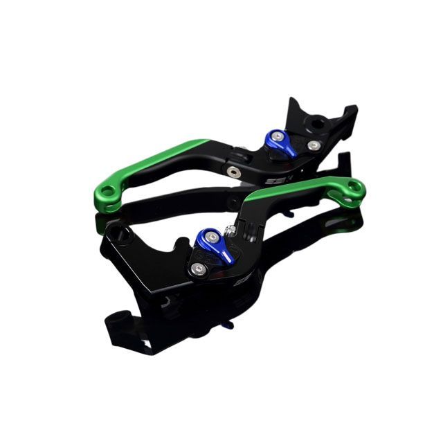 ●メーカー名：SPEEDRA(スピードラ)●商品名：アルミビレットアジャストレバーセット 可倒延長式（レバー本体：マットブラック）●アジャスター マットブルー エクステンション マットグリーン●メーカー品番：LVGM076BK-BEGN●JANコード：4580540679059ブランド名が「SSK」から「SPEEDRA」へ変更となっております。ブランド名変更に伴い製品は順次、変更品へ切り替わる予定ですが、在庫状況により、しばらくの間は、現行品と変更品が混在するかと存じますが、ご理解、ご了承いただきますようお願い申し上げます。商品の保証は、メーカー保証書の内容に準じます。カラーレバー本体：マットブラック備考■レバー長さ：約約145mm-175mm■高強度アルミニウム合金素材6061を精密加工したレバー本体にアルマイト処理を行うことにより高級感を与え、高精度を実現しました。■純正マスターシリンダー、クラッチレバーホルダーに装着できます。■握りやすい形状により操作に必要な力を低減。■レバーが可倒式になっておりますので転倒等の衝撃によるダメージを最小限に抑えます。■6段階アジャスターにより最大約28mmまで調整が可能となっており、好みのレバー位置にセッティング可能ですので手の小さな女性でも快適な操作性を確保出来ます。■レバーエンド部は延長式になっている為、お好みに合わせてレンチ一本で約30mm調整することが可能となっております。■レバーエンド部に風圧を逃すスリット加工が施してあります。■商品を発送する際に補修部品のリストを同梱させていただいておりますので、破損や日焼け等があった場合の部品単位での販売も可能となっております。ご注意※取り付け車種により純正レバーに付属する部品をご使用いただく場合がございます。※レバー交換後は必ず異常が無いか確認を行ってください。※この商品は予告なしに価格や仕様を変更する場合がございます。写真注意※画像はイメージです。取付ブラケットの形状は実物と異なる場合があります。※モニターの環境等の理由により画像の色と実物の色が若干異なって見える場合がございます。※掲載画像はイメージです。実際の商品とは色味や仕様が異なる場合がございます。メーカー車種年式型式・フレームNo.その他社外NISSINラジアル式ブレーキマスターシリンダーとラジアル式クラッチマスターシリンダー鋳造タイプに適合致します。鍛造タイプは適合外です。※商品掲載時の適合情報です。年式が新しい車両については、必ずメーカーサイトにて適合をご確認ください。
