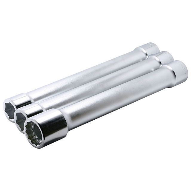 ●メーカー名：コーケン / Ko-ken●商品名：6102M.400-33 3/4SQ 大型車ホイールナット用ソケット 33mm 全長400mm●メーカー品番：6102M.400-33●JANコード：4991644243945商品の保証は、メーカー保証書の内容に準じます。サイズ（mm）：33差込角（sq.）：3/4”ソケット部外径（D1：mm）：49.8差込部外径（D2：mm）：40ボルト接触部内面奥行（H：mm）：32全長（L：mm）：400重量（g）：1.500トルクレンチ使用時に最適な全長400mm中空構造とすることで、従来品の組み合わせと比較して大幅な軽量化を実現一体型の為、中間部のガタツキが無く、高精度なトルク管理が可能となり、また不意のソケットの脱落も防止できますハンドソケットです。インパクトレンチ等の動力工具で使用しないでください。画像は代表画像です。※掲載画像はイメージです。実際の商品とは色味や仕様が異なる場合がございます。