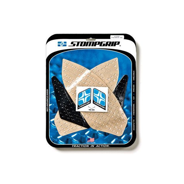 ●メーカー名：ストンプグリップ / STOMP GRIP●商品名：トラクションパッド タンクキット VOLCANO（クリア）●メーカー品番：55-10-0026商品の保証は、メーカー保証書の内容に準じます。カラークリア備考STOMP GRIPは世界各国のトップレーサー、トップスタントライダーに愛用されています。日本のサーキット、ストリートでも大好評。STOMP GRIPの愛用者は世界中で激増中です。取付方法【ストンプグリップの貼り方】1．貼付面の清掃を行ってください。（クリアをご使用の場合、汚れや水垢をコンパウンド等できれいに落としてから作業を行ってください）2．貼付面の脱脂を行ってください。3．位置決めを行います。4．空気が入らない様に端から貼ってください。裏紙は貼りながら剥がしてください。（端から時間をかけて、少しずつ確実にゆっくり貼ってください）ストンプグリップの粘着力が安定するまでには24時間が必要です。完全接着には72時間が必要です。完全接着前にご使用された場合、剥がれてしまったり、ずれてしまったりする場合があります。※フレーム面に貼付するストンプグリップは特にご注意ください。ご注意※ストンプグリップの接着剤はとても強力です。※ストンプグリップを無理に剥がした場合、塗装が痛んだり剥がれたりする恐れがあります。※ストンプグリップを剥がすには、ヒートガンなどで暖めて、粘着力を低下させてから剥がしてください。※必ず車両の年式を確認してからご注文をお願いします。※開封後の交換、返品はお断りさせていただいております。※店舗と共有在庫制のため、在庫表示に関わらずご購入タイミングによって欠品している場合がございます。在庫がない場合には、お取り寄せ対応とさせていただききます。※掲載画像はイメージです。実際の商品とは色味や仕様が異なる場合がございます。