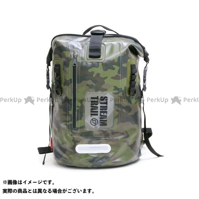●メーカー名：ストリームトレイル / STREAM TRAIL●商品名：Dry Tank-25L Camo（グリーン）●メーカー品番：STTAA11472●JANコード：4542870411822商品の保証は、メーカー保証書の内容に準じます。●カラーグリーン●素材ターポリン、ポリエステル●サイズ幅30×奥行24×高さ44cm（25L）●備考DRY TANK D2 25Lは普段使いはもちろん、ちょっとした旅行やレジャーに最適なサイズです。女性にも人気のサイズのデイパックです。DRY TANK D2シリーズは抜群の防水性能を誇るストリームトレイルのベーシックなバックパックです。防水バッグに使用されている表面素材の《ターポリン》は、ポリエステル系の繊維を合成樹脂フィルムではさんで溶着したものです。テントやよく街で目にする屋外広告の横断幕、工事現場などでも使われており、水に強く、過酷な状況下でも裂けたりしにくく、摩擦にも強い生地となっています。水の入りやすい開口部は、防水加工を施したフラップをロールダウンすることにより抜群の防水性能を発揮するとともに、ロールしやすい柔らかい生地を採用しています。多少の汚れでも簡単に拭き取ることができるため、手入れもしやすいため、フィールドにもタウンにも使用いただけます。濡れたものを収納しても内部にたまった水はドレインプラグから排出可能です。●写真注意※画像はイメージです。