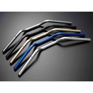 ●メーカー名：エフェックス / EFFEX●商品名：イージーフィットバー スチール（メッキ）●メーカー品番：EBF660S●JANコード：4547424454133商品の保証は、メーカー保証書の内容に準じます。●仕様スチール製クロームメッキ仕上げ クランプ部ローレット加工●サイズ外径：φ22.2（内径φ18.0） 全幅：669mm 高さ：53mm 引き：124mm 絞り角：27度 立ち角：65度●ポジション7mmUP/7mmBACK●備考ノーマルハンドル形状をベースに、グリップ部分が平行移動視したデザイン。角度はノーマルと同等ですので、イメージを損なうことなく、良質のライディングポジションを形成することが出来ます。スイッチ穴加工済み。取付直線を5mm長めに設計しているので、レバーホルダーを左右にずらせます。●ご注意車種によっては、最小限のケーブル類取り廻し変更等が必要な場合が有ります。車種によっては、スイッチ穴が無い場合があります。「High」については、ケーブル類の交換が必要な場合があります。写真は集合イメージです。商品は1点となります。商品にバーエンドは含まれておりません。※ノーマル使用不可。別売りのEFFEX製ハンドルバーウエイト（アルミハンドル内径φ14用）が使用出来ます。●写真注意※画像はイメージです。メーカー車種年式型式・フレームNo.その他カワサキZEPHYR X1996-2008※商品掲載時の適合情報です。年式が新しい車両については、必ずメーカーサイトにて適合をご確認ください。