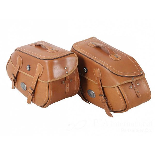 ●メーカー名：ヘプコ＆ベッカー / HEPCO＆BECKER(ヘプコアンドベッカー)●商品名：牛本革サイドバック 「Buffalo/バッファロー」 21リットル 左●メーカー品番：620-228-0008●JANコード：4042545679477本国に在庫がある場合、納品まで2〜3週間ほどお時間を頂きます。海外取寄の為、納期2ヶ月以内はキャンセル不可となります。商品の保証は、メーカー保証書の内容に準じます。カラーフラウン備考牛本革サイドバック 「Buffalo/バッファロー」ヘプコ＆ベッカー 本革サイドバック 「Buffalo/バッファロー」はヘプコ＆ベッカーがツーリングハードケースで培ったノウハウをソフトケースに活かした逸品。車種別専用ステーの「C-Bow」 との併用で、簡単に脱着が可能。もちろんキーによるロック機構も備えています。また、ウォーターレジスタント加工がされている為、軽度の雨ならば、中身を 濡らすことなく使用が可能。心材に強化樹脂を使用している為、型崩れすることもありません。長く使用する事で、旅の思い出と共に風合いが増す「Buffalo/バッファロー」。お気に入りの逸品となるはずです。また、非常に軽量な為、走行時の慣性挙動を抑え、軽快な走行が可能。 目的地に着いてからも軽量であることの恩恵を荷物の運搬時に実感頂けます。サイズは21Lと27Lをラインナップ。※ブラウンは21Lのみ・防水加工済 （完全防水を保証する物ではありません。）・ソフトサイドケース用ホルダー「C-Bow」にワンタッチで脱着が可能。※掲載画像はイメージです。実際の商品とは色味や仕様が異なる場合がございます。メーカー車種年式型式・フレームNo.その他その他の外国車車種別専用ステー「C-Bow」搭載車※商品掲載時の適合情報です。年式が新しい車両については、必ずメーカーサイトにて適合をご確認ください。
