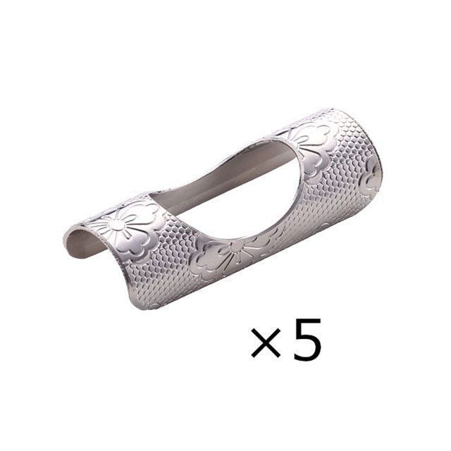 ●メーカー名：田辺金具 / tanabe-kanagu(タナベカナグ)●商品名：和柄 箸まくら 5P（ニッケルシルバー）●JANコード：4562208694048商品の保証は、メーカー保証書の内容に準じます。●カラーニッケルシルバー●素材純銅●サイズ22×61×15●備考お洒落れでかわいい箸置き。重厚感のある上品な模様で、いつもの食卓を華やかに彩ります。●写真注意※画像はイメージです。
