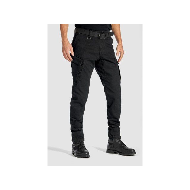 ●メーカー名：PANDO MOTO(パンドモト)●商品名：Mark Kev 01（ブラック）●サイズ W33/L34・サイズ：W28/L34はこちら・サイズ：W30/L34はこちら・サイズ：W31/L34はこちら・サイズ：W32/L34はこちら・サイズ：W34/L34はこちら・サイズ：W36/L34はこちら●メーカー品番：Mark-Kev-01商品の保証は、メーカー保証書の内容に準じます。カラーブラック素材CORDURA（R）12オンスストレッチデニムCOOLMAX（R）DuPont（TM）Kevlar（R）仕様CE（EN17092）膝と腰用のSAS- TECTripleFlexCE（EN1621-1）プロテクター付属備考■クラシックなカーゴカット、テーパードスリムフィット■太もも部分にフラップ付きカーゴポケット■パフォーマンスレベルAA■ブーツにフィットするように調節可能な伸縮性のある開口部■スナップボタンで固定された2つのバックポケット※掲載画像はイメージです。実際の商品とは色味や仕様が異なる場合がございます。