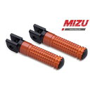 ●メーカー名：ミズ / MIZU●商品名：レーシングフットペグ ABE認可品 ブラック/オレンジ ｜ 409SO1110001●メーカー品番：mizu_409SO1110001商品の保証は、メーカー保証書の内容に準じます。●備考記事番号：409SO1110001●写真注意※画像はイメージです。●商品について本品は輸入商品です。車体への適合については、現地欧州で販売される状態で行われています。国内向け車輛とは仕様が異なる場合があり、適合しないことがありますのでご注意ください。なお、輸入品のため、ご注文後のキャンセルや返品は承りかねます。●納期※ご注文後の海外取寄せとなり2ヶ月前後での日本入荷となります。※生産や通関状況等で輸入遅れが生じる場合がございますことご了承下さい。メーカー車種年式型式・フレームNo.その他ケーティーエム990 Super Duke - RアプリリアNA 850 ManaアプリリアPegaso 650 TrailアプリリアRSV 1000 MilleアプリリアRSV 1000 Mille - RアプリリアRSV 1000 Mille RアプリリアRSV Tuono 1000 RアプリリアSL 1000 FalcoアプリリアSL 750 ShiverアプリリアTuono V4R※商品掲載時の適合情報です。年式が新しい車両については、必ずメーカーサイトにて適合をご確認ください。