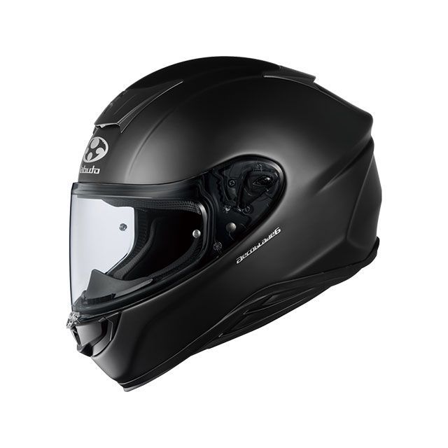 ●メーカー名：オージーケーカブト / OGK KABUTO●商品名：エアロブレード-6（フラットブラック）●サイズ M/57-58cm・サイズ：S/55-56cmはこちら・サイズ：L/59-60cmはこちら・サイズ：XL/61-62cmはこちら・サイズ：XXL/63-64cmはこちら●JANコード：4966094609146商品の保証は、メーカー保証書の内容に準じます。カラーフラットブラック規格JIS付属品【標準装備品】・標準装着シールド（品番：DAF-1 UICシールド／カラー：UICクリア）・ブレスガードNo.12【同梱品】・ウィンドシャッターNo.3特徴■帝人株式会社 熱線遮蔽素材使用「UV＆IRカットシールド」採用UV（紫外線）とIR（赤外線）をカットする、帝人株式会社の高機能ポリカーボネートをシールド素材として用いた『UV&IRカットシールド』を採用。太陽光の赤外線（IR）で発生する日射熱による温度上昇を抑制する熱線遮蔽性能があり、ヘルメット用シールドでは最も重要な「クリアな視認性」を保ったまま、ヘルメット内部への熱伝導を低減させます。■軽量コンパクト設計ライダーに大きなメリットを与える「軽さ」。ヘルメットの軽量化は、走行風や加減速Gなどでライダーの首や肩にかかる負担・ストレスの低減につながります。基本コンセプトである「軽量」「コンパクト」を実現させるため、部品構成から素材セレクトまで徹底してこだわりました。■細やかなフィッティング帽体を4サイズに分けることで、細やかなフィッティングと軽量・コンパクト化を実現しています。■操作性が向上したシールドロックボタン形状の変更によってシールドロックの操作性を向上。よりスムーズなシールドの開閉を実現しました。■先進のエアロフォルムCFDを駆使し、極限まで絞り込んだ前面投影面積により、ロングツーリング時などでのライダーにかかるストレスを軽減します。■先進の帽体成形技術と安全設計耐貫通性と衝撃吸収性を兼ね備えた高強度複合素材帽体（A．C．T．-EVO）とFEM（有限要素法）構造解析を導入し各部の強度を最適化。■ウェイクスタビライザー（PAT．）帽体付近の気流をコントロールし、負荷を軽減するKabutoの特許システム。■二軸ラチェットシールドシステム2軸構成の「DAF-Rラチェット」、素早い交換が可能なDAF-1シールドと一体式トリムラバーの採用で密閉性と静粛性を向上。■フレッシュエアコントロールシェル内部のエアルートへとつながる大型エアインレットは、シールド内面やメガネの曇りを抑え息苦しさを低減します。■スピーカー専用スペース脱着式イヤーカップを採用し、インカムスピーカー用スペースを予め左右に設定。（※一部特殊な形状は取付不可。）■眼鏡対応チークパッド眼鏡やサングラスをスムーズにかけることができるチークパッド形状を採用。（※メガネの形状や、顔の形により個人差があります。）■脱着スムーズフォルム広がりやすいアンダートリム形状で、高いフィット感でありながらストレスを感じさせずに脱着が可能です。■DAF Pinlock（R）Original Insert Lensワイドタイプの100％ MAX VISIONピンロックシート（別売）装着可能。■D-リングレースモデルなど厳しい使用環境に適したスタンダードタイプです。■COOLMAX（R）＆内装フル脱着システム肌触りのよいCOOLMAX（R）生地を一部に使用。内装は全て取り外して洗うことも可能。備考快適性をアップデートした、軽量コンパクトモデル。ご注意※サイズはあくまで目安です。製品の設計により同じサイズ表示でも装着感が異なる場合があります。ご購入の際は必ず一度ご試着ください。※掲載画像はイメージです。実際の商品とは色味や仕様が異なる場合がございます。