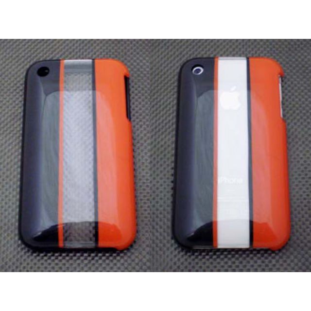●メーカー名：スーパーバイク / SuperBike●商品名：iPhone CASE COVER（レーシングストライプ）●カラー HDR タイプ 4G/ホワイトボディ●メーカー品番：68555-289359●メーカー直送品・代金引換でのご注文不可（ご注文が入った場合、キャンセルとさせていただきます。）・他商品との同時注文（併せ買い）不可。（ご注文が入った場合、キャンセルとさせていただきます。）・納品書、弊社無料雑誌が同梱されません。・運送会社、到着日時指定不可・離島への発送不可※本商品は当社倉庫からの発送ではなく【メーカー直送】となります。注意事項へのご了承をお願い致します。商品の保証は、メーカー保証書の内容に準じます。特徴【ホワイト2】iPhoneの色がストライプの色になります。ブラックボディ専用です。【ブラック2・グレー2】iPhoneの色がストライプの色になります。【OLDY】クリアの部分は本体の色になります。この製品は白用です。【USY】黒用は黒の部分がクリアで白の部分がペイントとなります。【HDR】白用は白の部分がクリアで黒の部分がペイント、黒用は黒の部分がクリアで白の部分がペイントとなります。【Snap-on】iPhoneの色がストライプの色になります。ブラックボディ用とホワイトボディ用があります。■取付方■【ホワイト2・OLDY・Snap-on】裏からはめ込むタイプのケースカバーです。【それ以外】表と裏から挟むタイプのケースカバー。備考モータースポーツ系デザインのiPhoneケースカバー3G／3GS／4Gをラインナップ！気分によって着せ替えてみてはいかがですか？ボディカラーをデザインに取り入れCoolに仕上げています。クリアケースの裏側からペイントしていますので、表にペイントしてある製品のように剥げたり、キズが入ってデザインが汚くなったりしません。クリアケースの透明の部分はiPhoneのボディカラーになります。ボディカラーを活かすデザインで、ホワイトボディのiPhoneだと、フレアーのバックがホワイト、ラインがホワイトに、ブラックボディのiPhoneだとフレアーのバックがブラック、ラインがブラックになり、デザインによってブラックボディ用とホワイトボディ用の専用デザインとなっています。ご注意※一つ一つ職人がペイントしています。画像と色調などまったく同じではありませんので、ご了承ください。※ペイントのデコボコにより本体に跡が付く可能性がありますので、市販の保護フィルムを貼る事をお勧めします。（スーパーバイク83社では一切の責任を負いかねます）※塗膜によりはめ合わせがキツい場合もありますが、小さなドライバなどで丁寧にはめ合わせてください。写真注意※画像は3G／3GS用です。ご注文の際には3G用か4G用をご選択ください。※掲載画像はイメージです。実際の商品とは色味や仕様が異なる場合がございます。